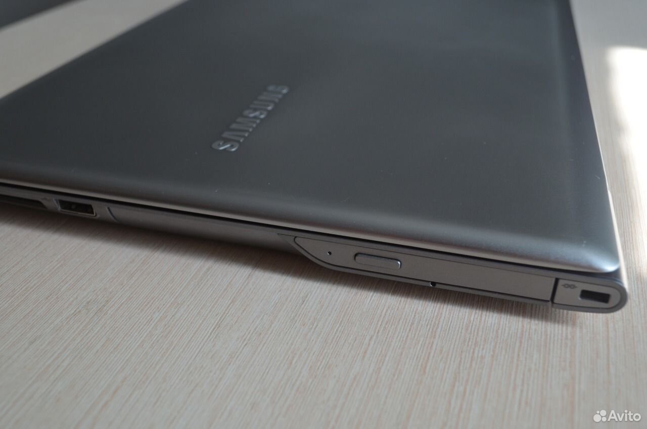 Ультрабук Samsung NP530U4B