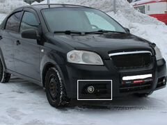 Птф авео т250. Aveo t255. Шевроле Авео т250 с туманками. Авео т 250 с туманками. Рамка противотуманной Авео т250.