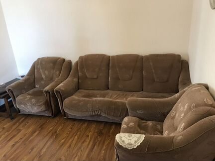 Продаю диван с двумя раскладными креслами