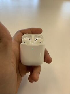 Apple AirPods 2 (wireless charging case)