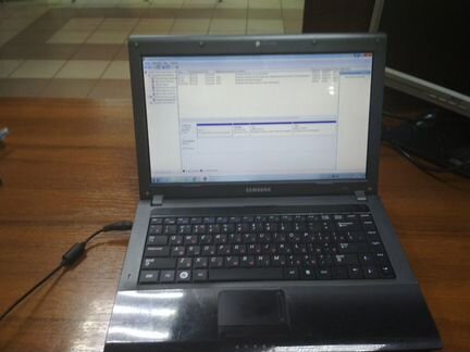Ноутбук SAMSUNG r440