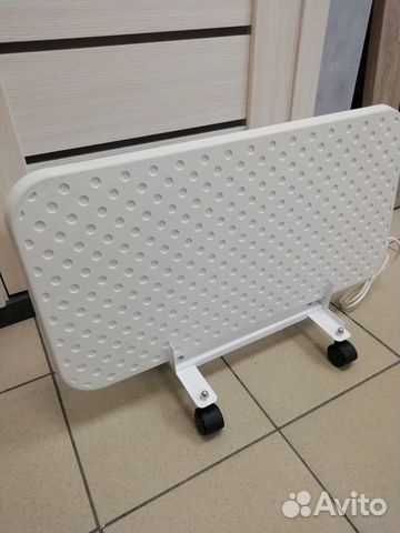 Кварцевый обогреватель с подставкой