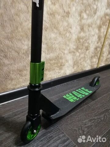 Самокат зелёный трюковой