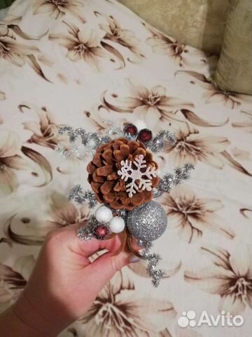 Новогодний ободок с шишкой и игрушкой. Ручная рабо