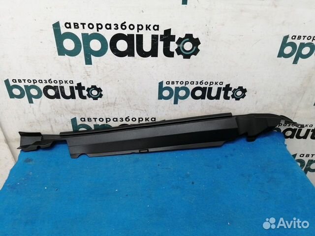 Уплотнитель крыла левый сверху под капотом