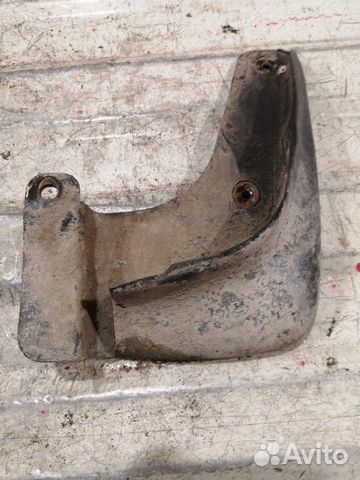 Брызговик передний правый Hyundai Elantra XD G4ED