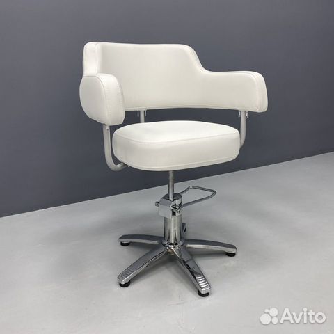 Парикмахерское кресло