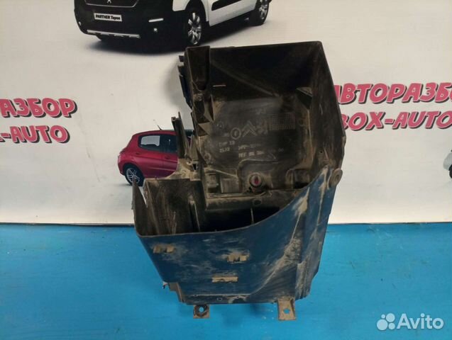 Корпус блока предохранителей Citroen C4 B7