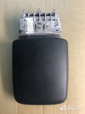 Крышка центрального подлокотника Audi Q7 4M