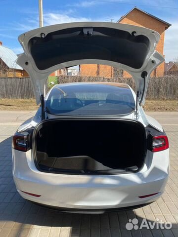 Tesla Model 3 AT, 2021, 700 км