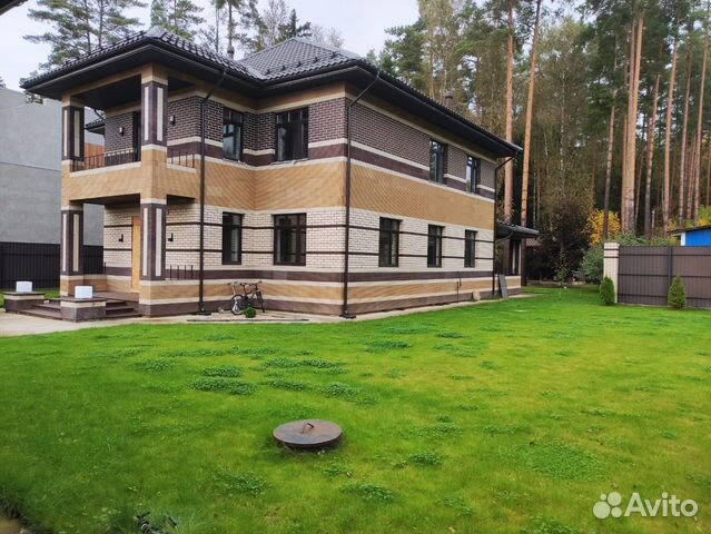 

Коттедж 370 м² на участке 16 сот.