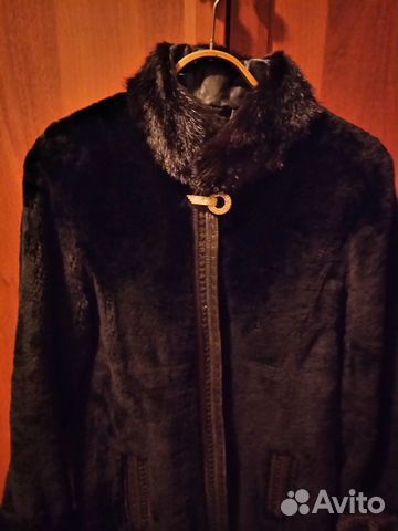 Шуба мутон отделка норка б/у + берет-подарок Шуба мутон отделка норка б/у + берет-подарок