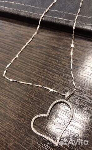 Большой золотой кулон с бриллиантами (0,7 карата)