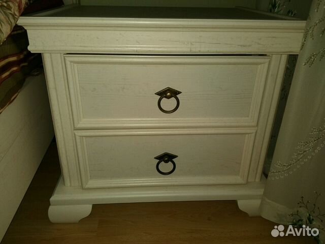 Прикроватные тумбы