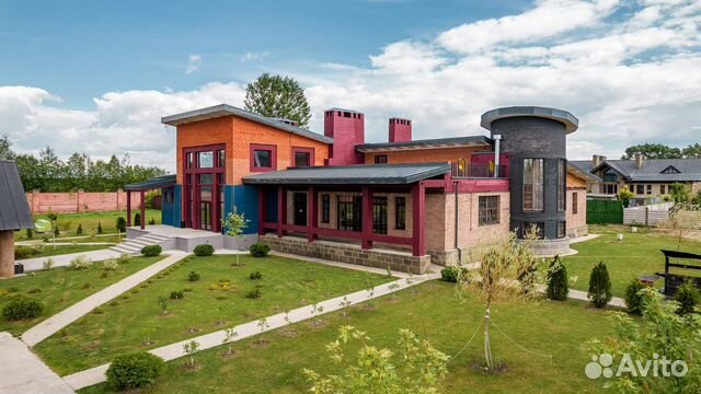 

10-к. и более коттедж, 905 м²