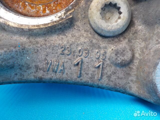 Поворотный кулак передний правый Пассат цц Поворотный кулак передний правый Пассат цц