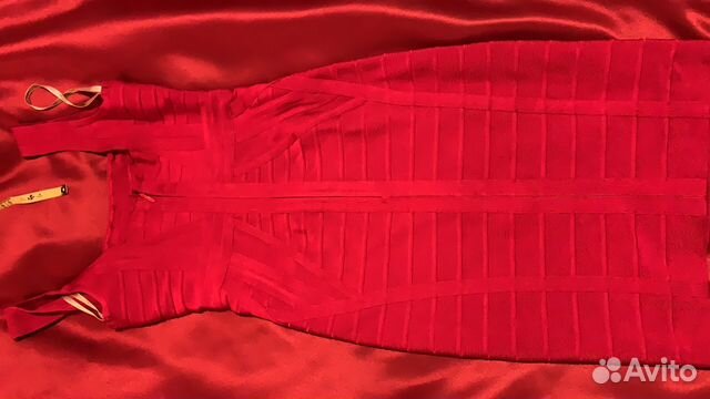 Бандажное Платье Herve Leger размер S (оригинал) Бандажное Платье Herve Leger размер S (оригинал)