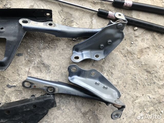 Петли капота Toyota Land Cruiser 200 08-2015 Петли капота Toyota Land Cruiser 200 08-2015