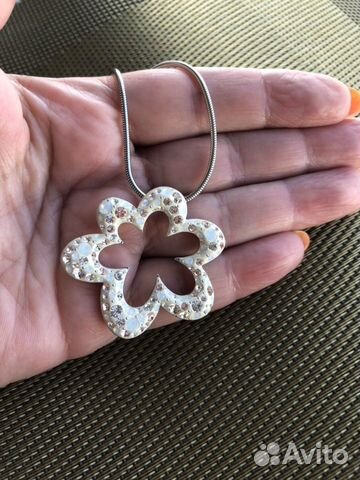 Кулон с цепочкой Кулон с цепочкой