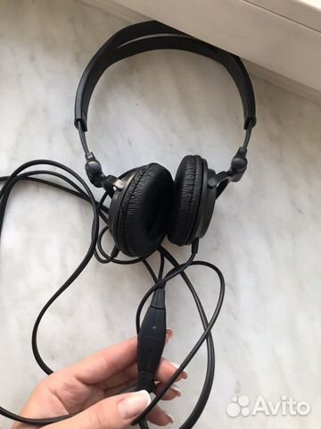 Чёрные наушники Sony mdr-v250 Чёрные наушники Sony mdr-v250