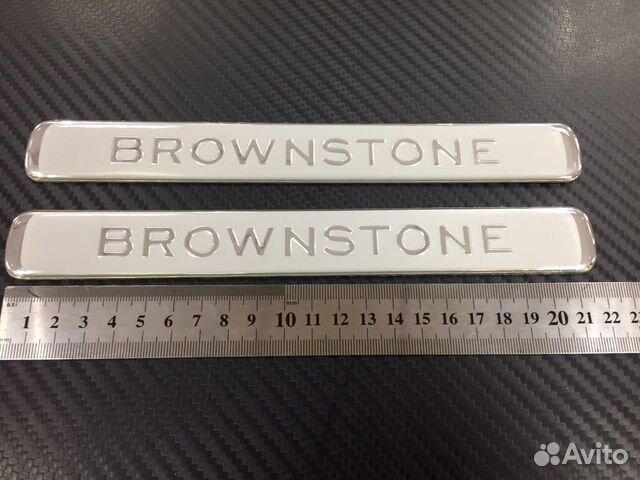Эмблема Brownstone Серебро для Land Cruiser 200