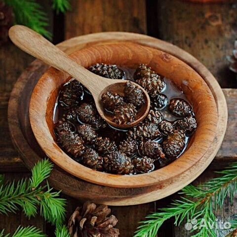 Чай, варенье шишковое, подарки