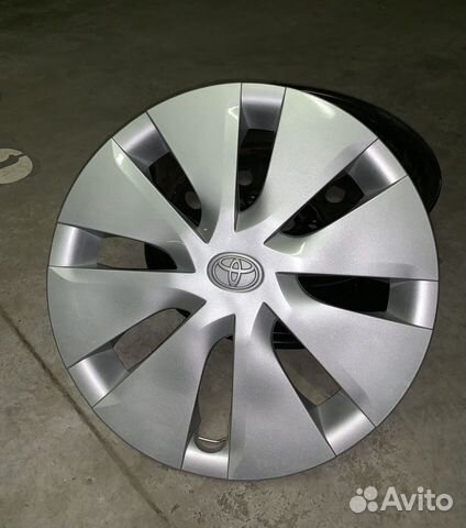Диски(ориг.) +колпаки+гайки на Toyota Corolla Е180 Диски(ориг.) +колпаки+гайки на Toyota Corolla Е180