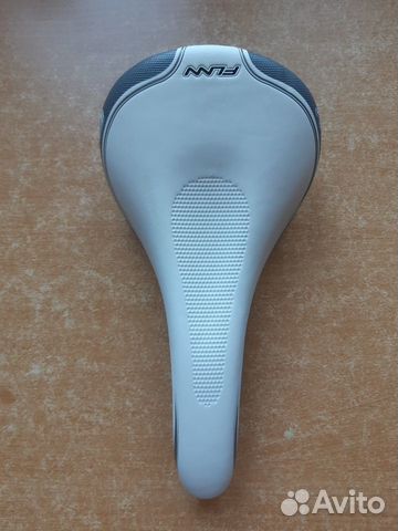 Новое седло Funn Throne (white)