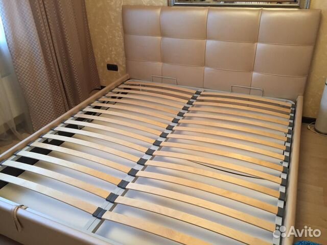 Двуспальная кровать 200*180 с ящиком для вещей