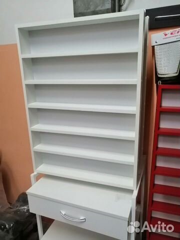 Навесная полка для лаков Навесная полка для лаков