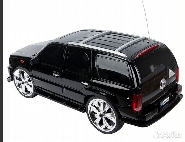 Cadillac Escalade на пульте управления 68 сантимет Cadillac Escalade на пульте управления 68 сантимет