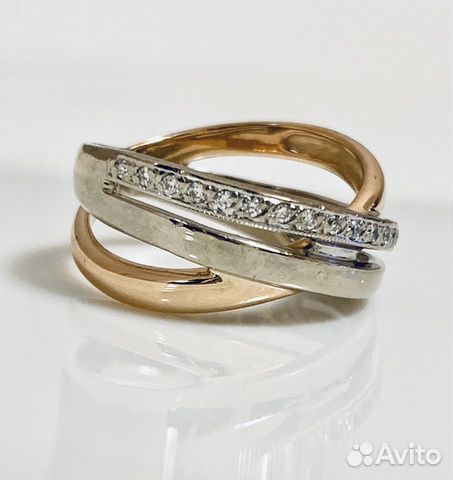 Золотое кольцо с бриллиантами Золотое кольцо с бриллиантами