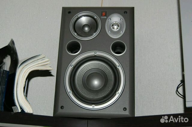 Колонки JBL E50 Колонки JBL E50