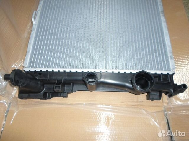 Радиатор охлаждения Мерседес W204 W212 X204 C218