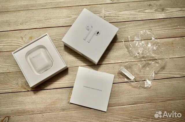 Новый оригинальный кейс Apple AirPods 2 Новый оригинальный кейс Apple AirPods 2