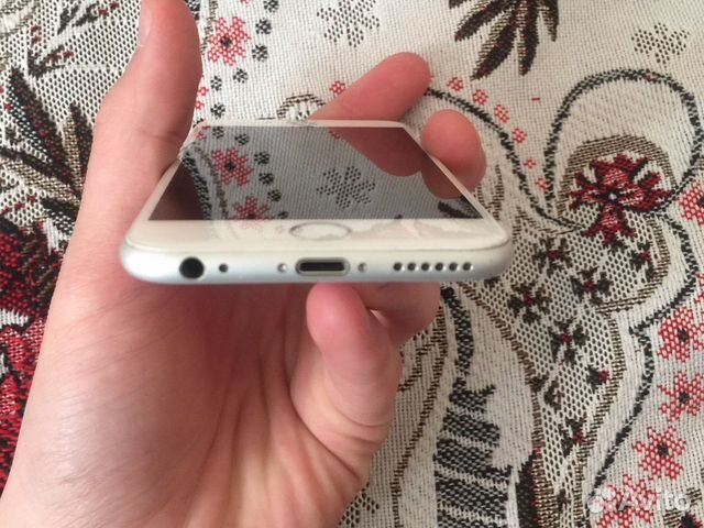 Телефон iPhone