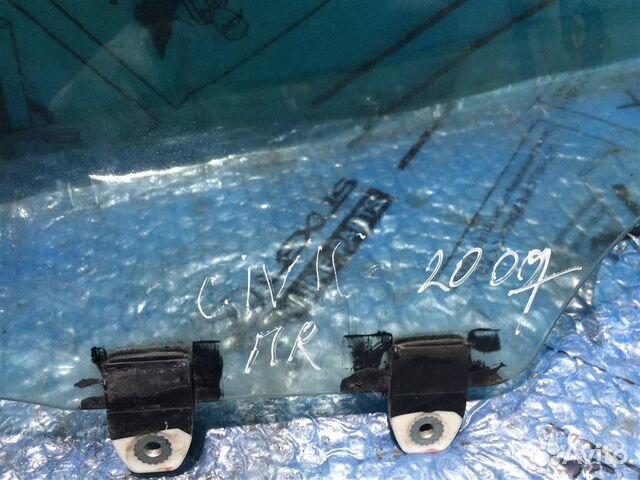 Стекло двери передней правой honda Civic 4D 2006 Стекло двери передней правой honda Civic 4D 2006