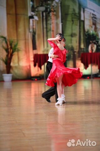 Рейтинговое платье для бальных танцев Рейтинговое платье для бальных танцев