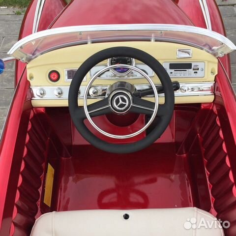 Электромобиль Mercedes 300C Retro (резина, кожа) Электромобиль Mercedes 300C Retro (резина, кожа)