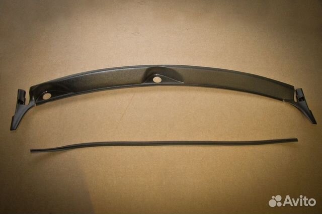 Накладка в проём стеклоочистителей - жабо цельное