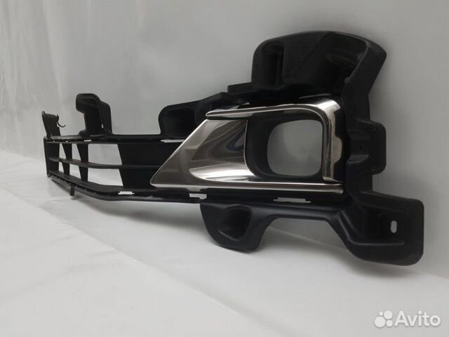 Решетка бампера передняя левая Toyota Land Cruiser