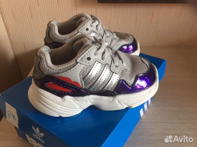 Детские кроссовки adidas Детские кроссовки adidas