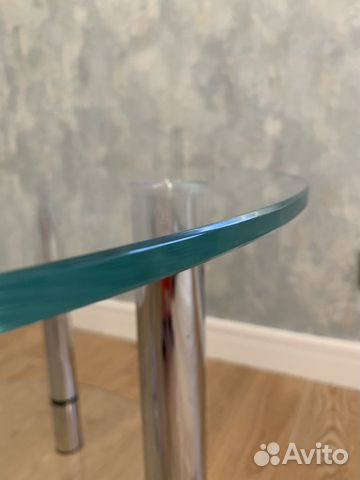 Стол журнальный круглый из стекла Стол журнальный круглый из стекла