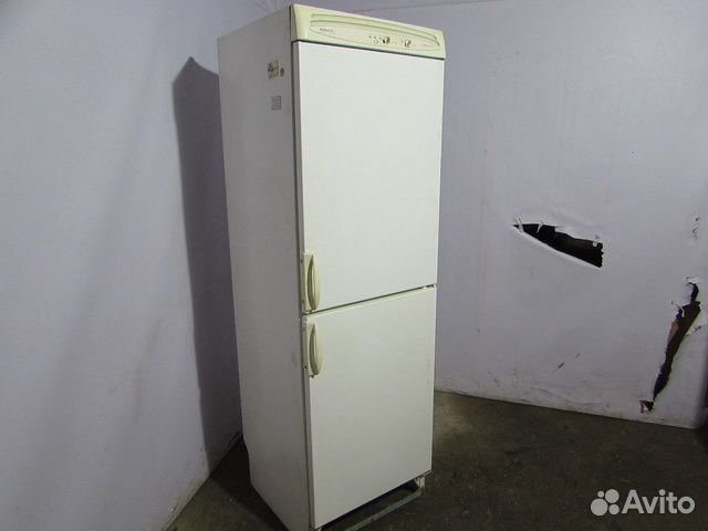 Холодильник Rosenlew RJP 351 L