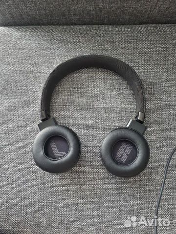 Беспроводные наушники JBL live 400BT Беспроводные наушники JBL live 400BT
