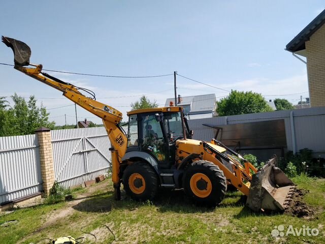 Экскаватор погрузчик JCB