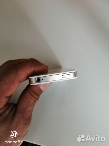 Телефон iPhone 4 Телефон iPhone 4
