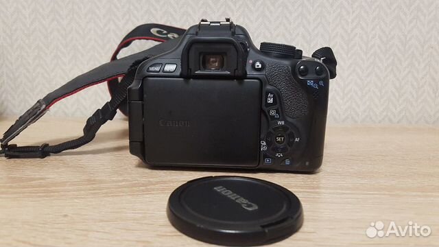 Canon EOS 600D kit 18-135 is