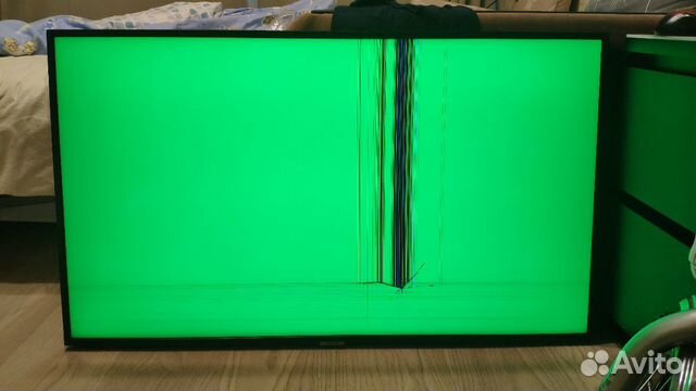Телевизор samsung 43” 4K UHD SmartTV разбит