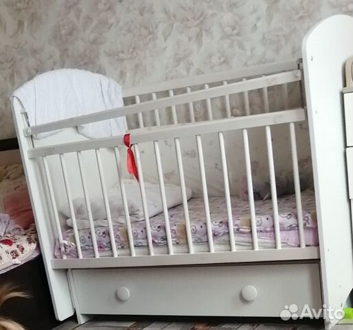 Кроватка и комод